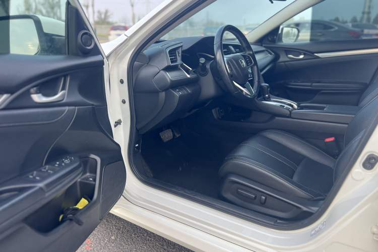 Used Honda Civic 2016 220TURBO CVT Prestige Edition Interior 1