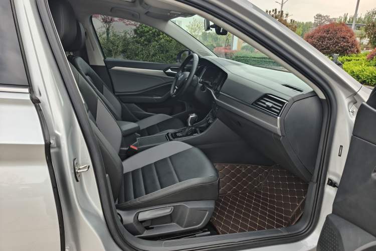 Used Volkswagen Sagitar 2022 280TSI DSG Flyover Edition Right Front Seat