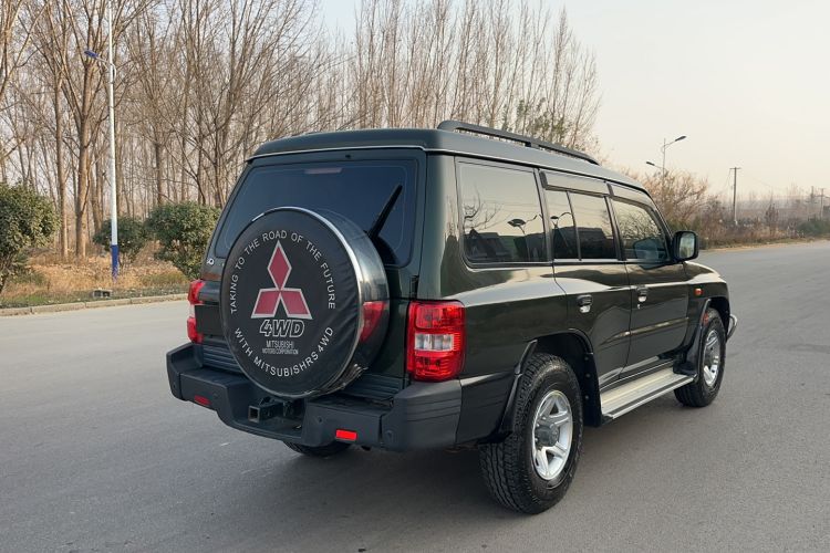 Used Leopaard Q6 2014 2.4L Two-Wheel Drive Version
