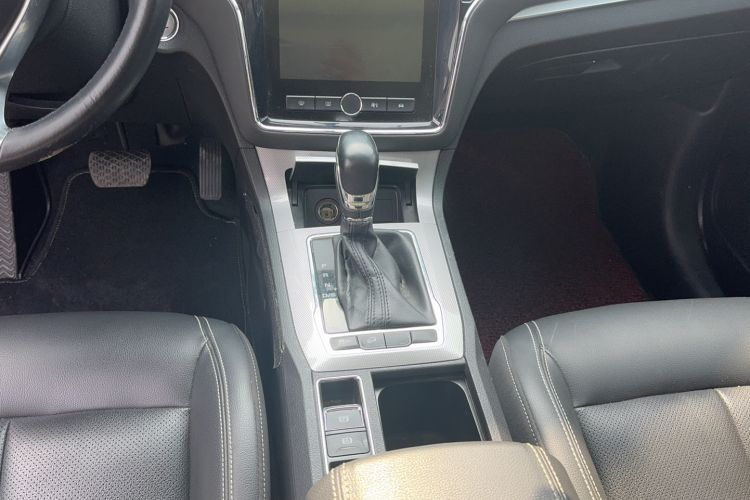 Used Roewe RX5 2019 20T Two-Wheel Drive Automatic 4G Connected Platinum Edition