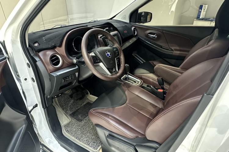 Used Venucia M50V 2017 1.6L XL CVT Luxury Edition