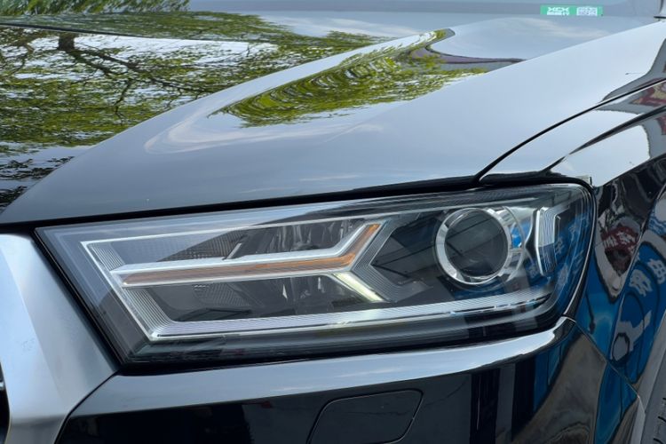 Used Audi Q7  Exterior 8