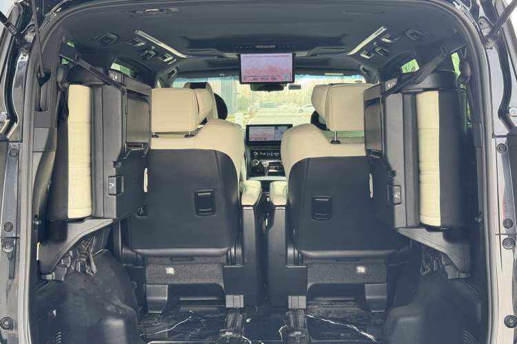 Used Lexus LM 2020 300h Seven-Seat Elegant Edition