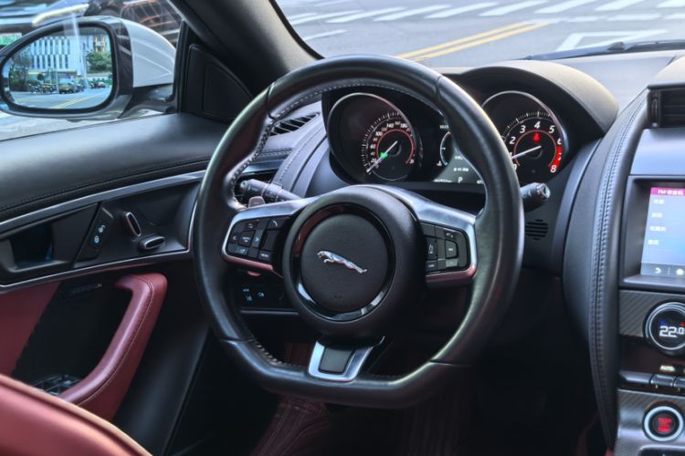 Used Jaguar F-TYPE 2019 2.0T Hardtop Version
