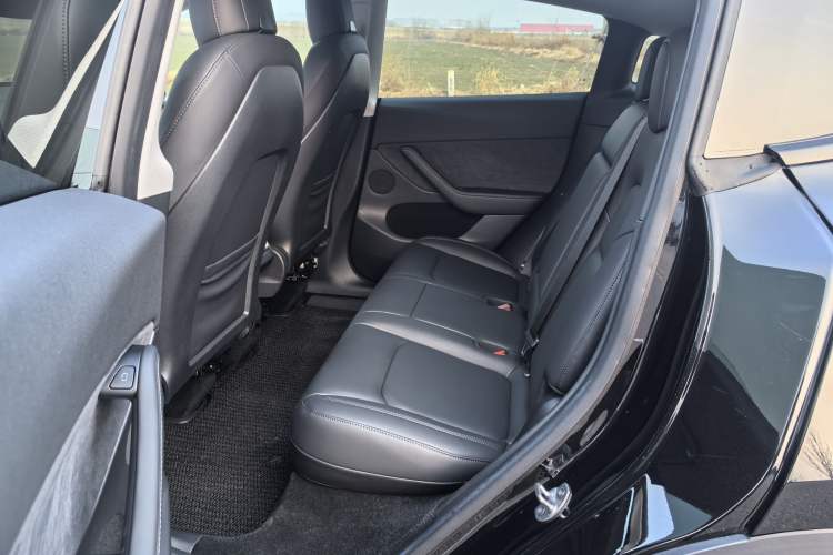 Used Tesla Model Y 2021 Standard Range Rear-Wheel Drive Version
