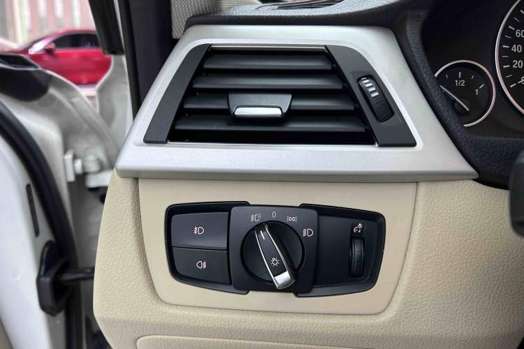 Used BMW 3 Series 2015 320i Fashion Model
