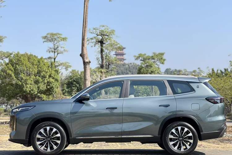 Used Chery Tiggo 8 PLUS 2025 290TGDI DCT Prestige 5-Seater
