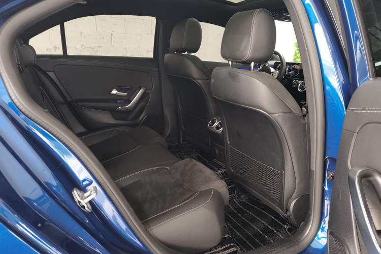 Used Mercedes-Benz A-Class 2022 Revised Version A 200 L Sport Sedan Fashionable Style Interior 5