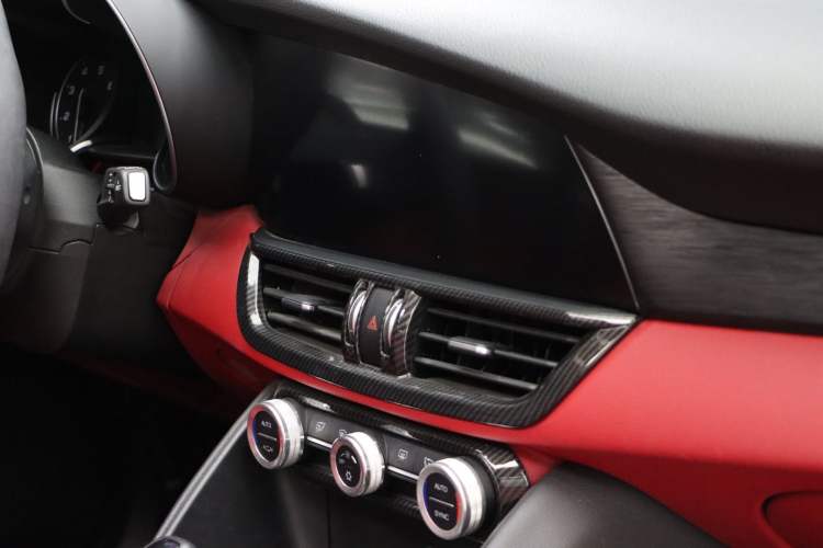 Used Alfa Romeo Giulia 2017 2.0T 200HP Luxury Edition