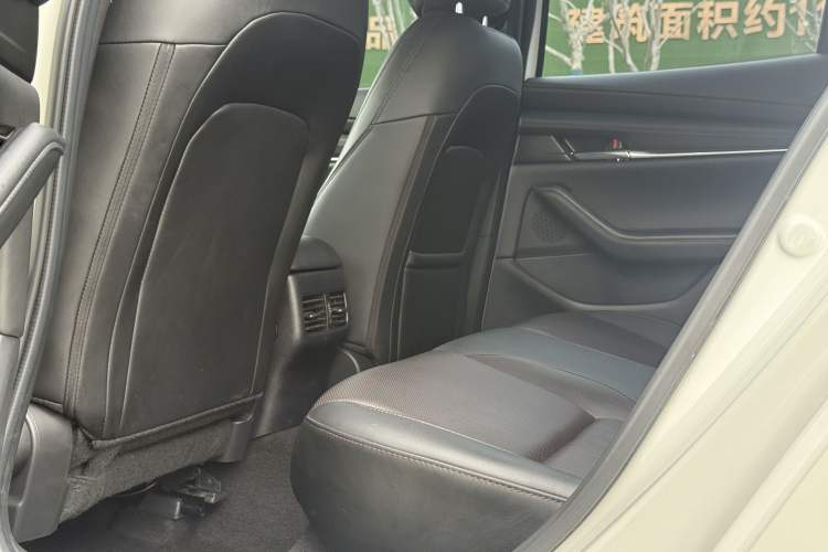 Used Mazda 3 Axela 2021 2.0L Automatic Zhiya Edition Interior 2