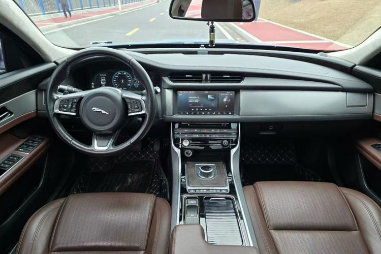 Used Jaguar XFL 2018 XFL 2.0T 250 PS Luxury Edition
