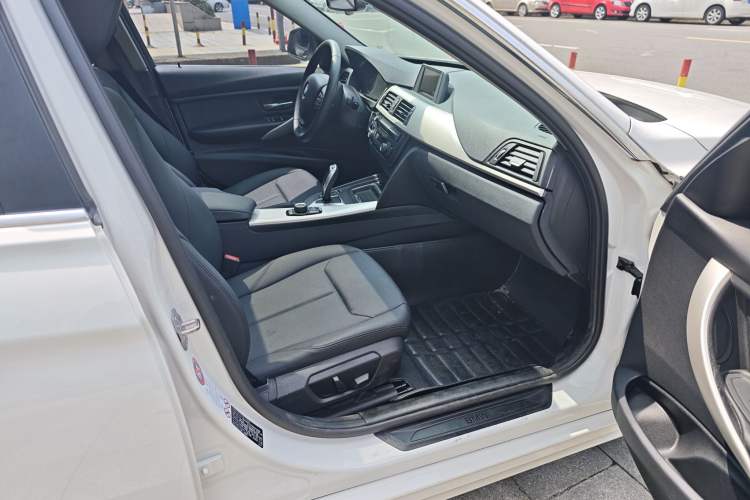 Used BMW 3 Series 2014 320Li Fashion Model