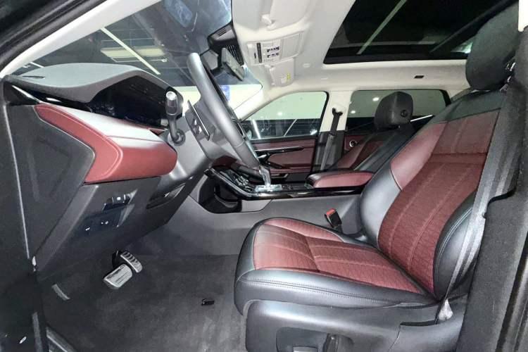 Used Land Rover Range Evoque 2021 Range Rover Velar L 249PS R-Dynamic First Edition
