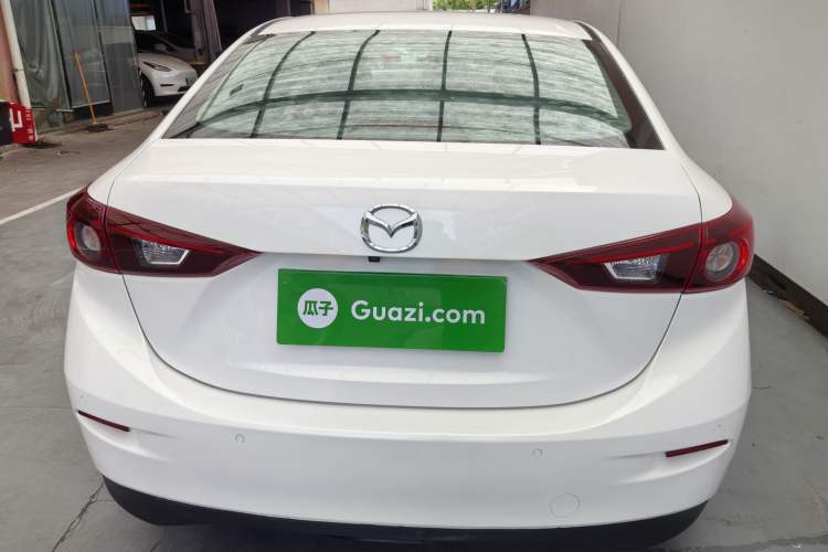 Used Mazda 3 Axela 2014 Sedan 1.5L Automatic Luxury Model
