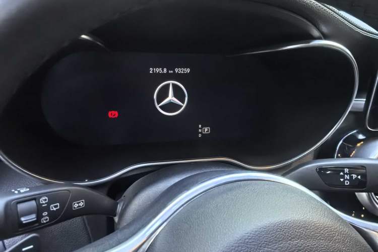 Used Mercedes-Benz GLC 2021 GLC 260 L 4MATIC Dynamic Edition Odometer Close Up
