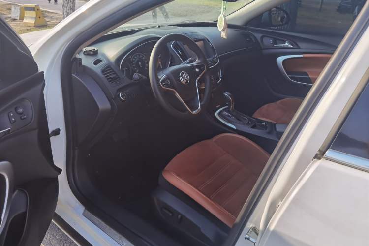 Used Buick Regal 2015 1.6T Elite Tech Model Interior 2