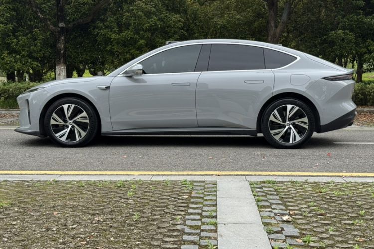 Used Nio ET5 2024 75 kWh Exterior 3