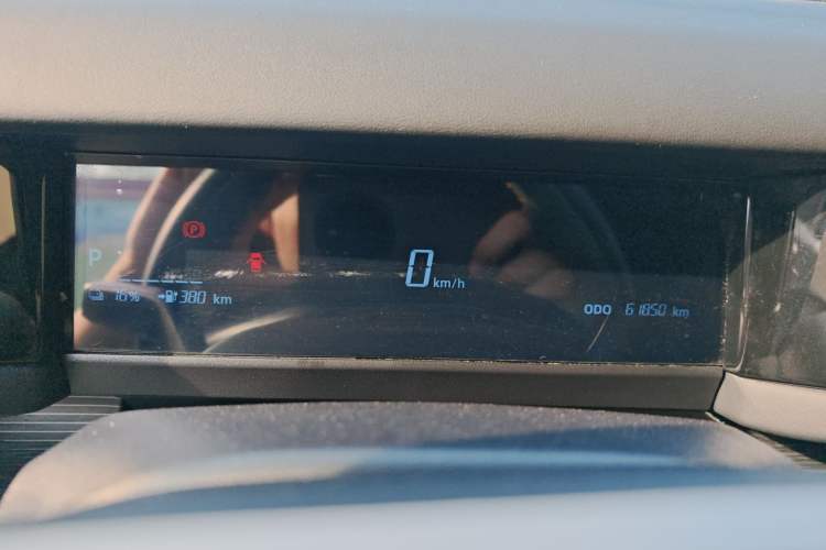 Used iCAR 03 2024 501km Two-Wheel Drive Long-Range Version Odometer Close Up