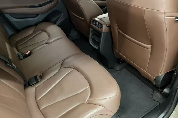 Used Buick Envision 2018 20T Two-Wheel Drive Luxury Model
