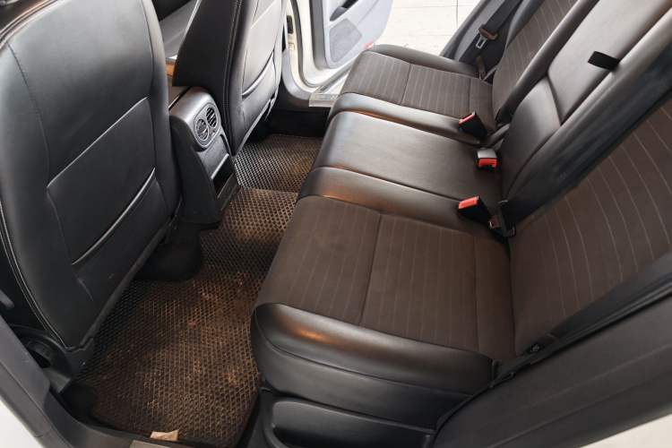 Used Volkswagen Tiguan 2016 300TSI Automatic Two-Wheel Drive Trend Edition Interior 3