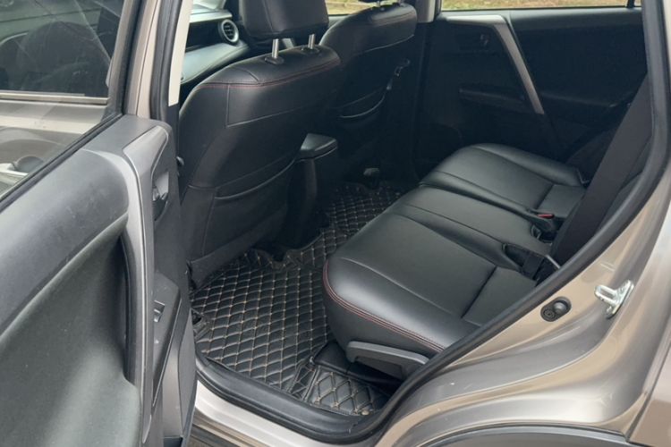 Used Toyota RAV4 2019 2.0L CVT Two-Wheel Drive Pioneer Edition China V Standard
