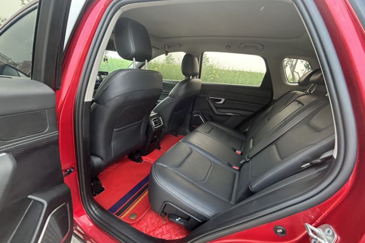 Used BYD Song Pro 2019 1.5T Automatic Prestige Model Interior 3