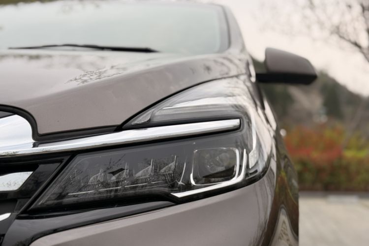 Used Buick GL8 2023 Facelifted Land Cruiser Executive Luxury Version