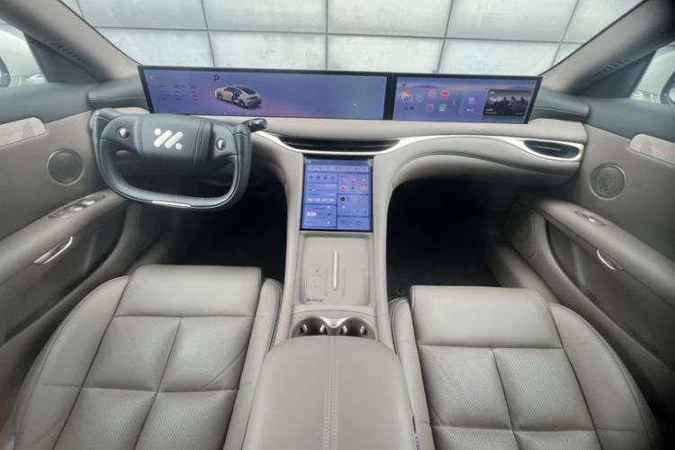 Used IM L6 2025 Ultra Model Interior 2