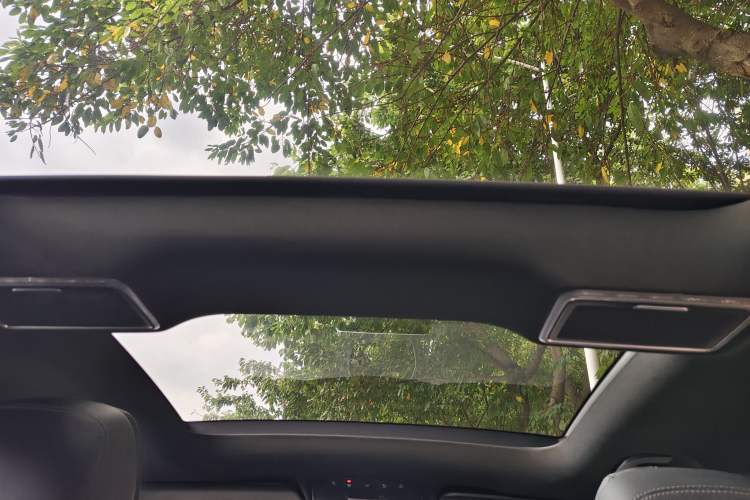 Used Mercedes-Benz GLC 2020 GLC 300 L 4MATIC Dynamic Edition
