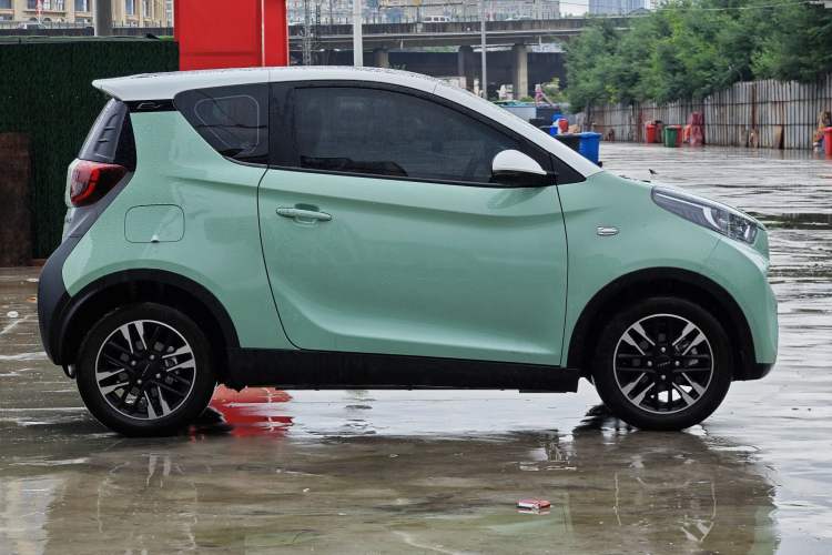 Used Chery New Energy Little Ant 2022 Revised Version Sweet Pink Edition Half-Sugar Version Lithium Iron Phosphate 30.7 kWh 30 kW 301 km
