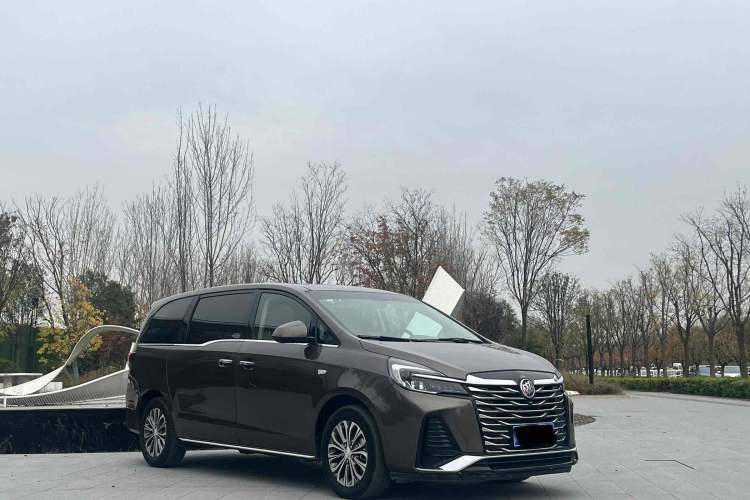 Used Buick GL8 2023 Facelifted Land Cruiser Executive Luxury Version
