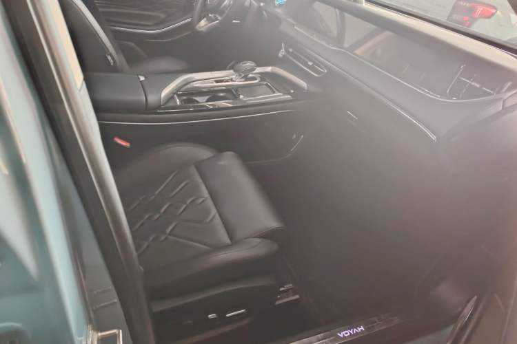 Used VOYAH FREE 2021 Four-Wheel Drive Standard Range-Extended Exclusive Luxury Package
