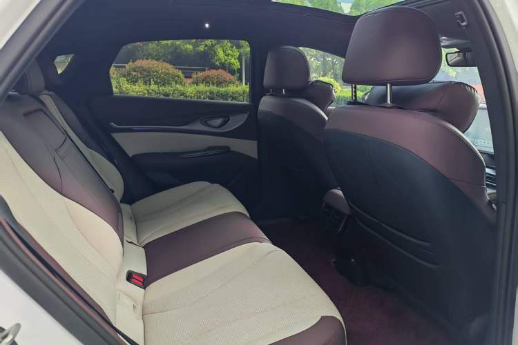 Used BYD Seal 2023 DM-i 1.5L 121km Prestige Model