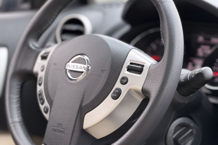 Used Nissan Qashqai 2015 2.0 XL Coolfire CVT 2WD Interior 9