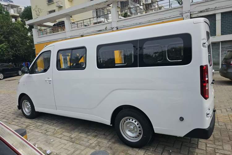 Used Wuling Yangguang 2025 Model 400km Bus Edition—Comfort Edition
