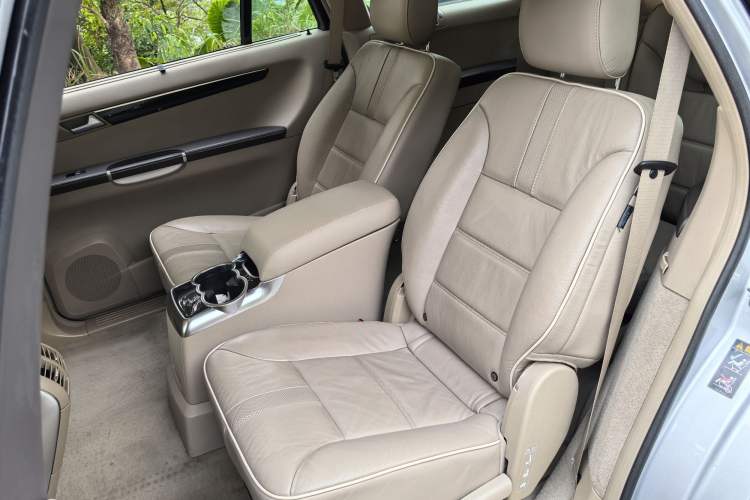 Used Mercedes-Benz R-Class 2014 R 320 4MATIC Luxury Model
