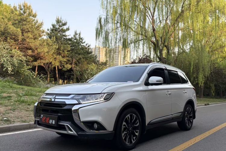 Used Mitsubishi Outlander 2019 2.0L Two-Wheel Drive Comfort Edition 5 Seats China V Standard
