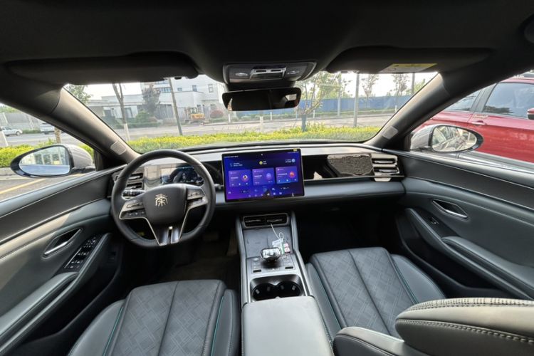 Used BYD Qin L 2024 DM-i 120KM Excellence Model
