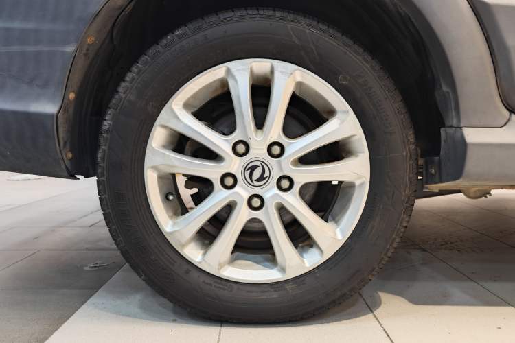 Used Dongfeng Fengon 370 2016 1.5L Manual Standard Edition SFG15-02 7 Seats Exterior 15