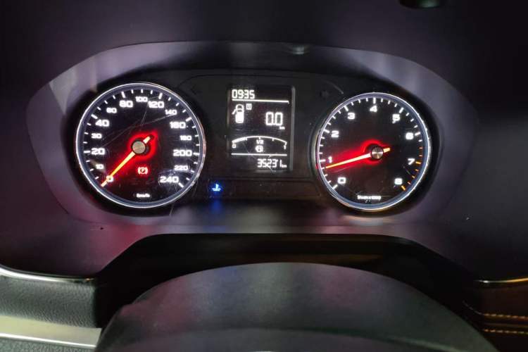 Used Roewe RX5 2016 20T Two-Wheel Drive Manual Flagship Edition