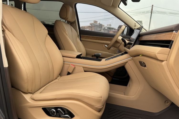 Used Hima AITO M7 2024 1.5T Rear-Drive Plus Version 5 Seats Interior 2