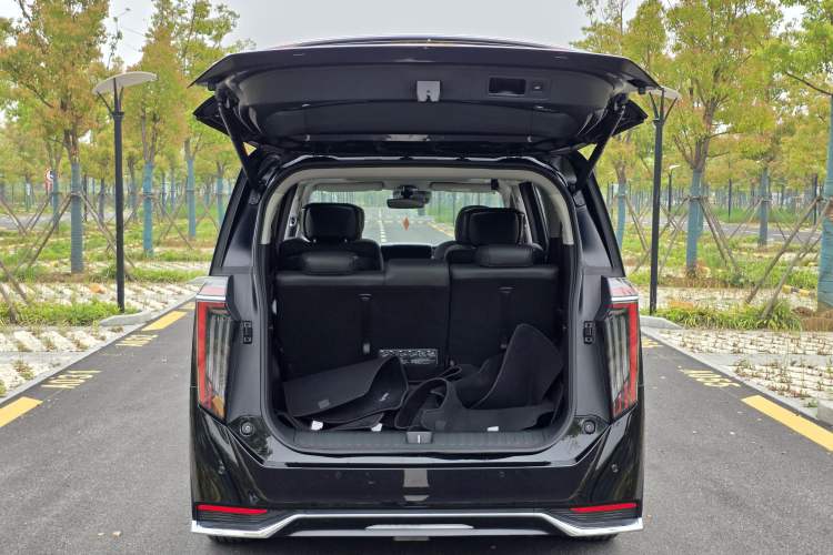 Used GAC Trumpchi M8 2024 Master Series Super Hybrid Edition Trunk