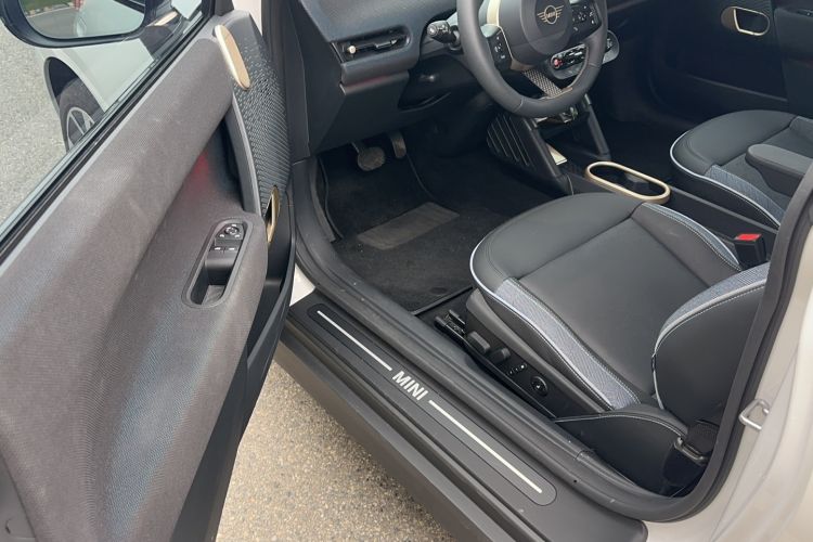 Used MINI Electric MINI COOPER 2024 452km COOPER SE Artist
