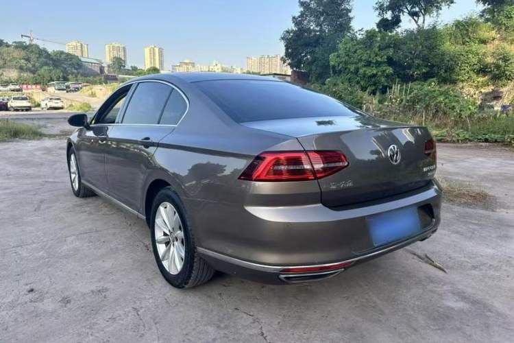 Used Volkswagen Magotan 2019 330TSI DSG Leading Edition China V Standard
