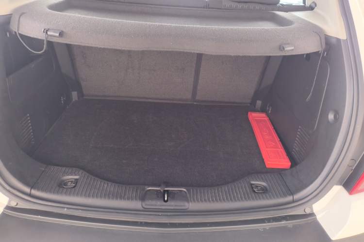 Used Chevrolet Trax 2014 1.4T Automatic Two-Wheel Drive Comfort Version Interior 3