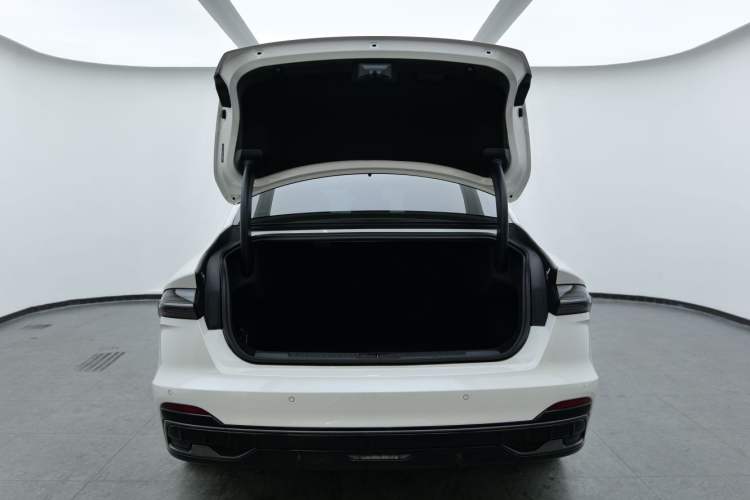 Used Lincoln Z 2022 Facelift iCool Deluxe Edition
