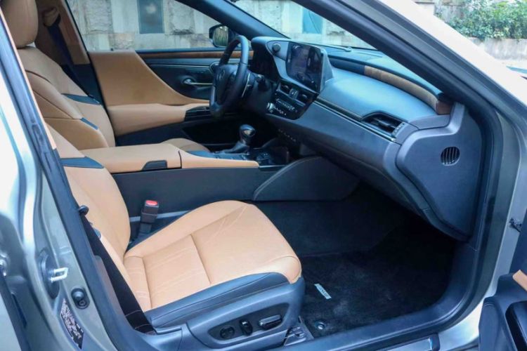 Used Lexus ES 2021 300h Executive Edition
