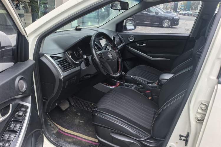 Used SsangYong Korando 2014 2.0L Gasoline Two-Wheel Drive Automatic Elite Navigation Edition
