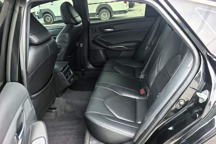 Used Toyota Avalon 2023 2.5L Luxury Edition Interior 12