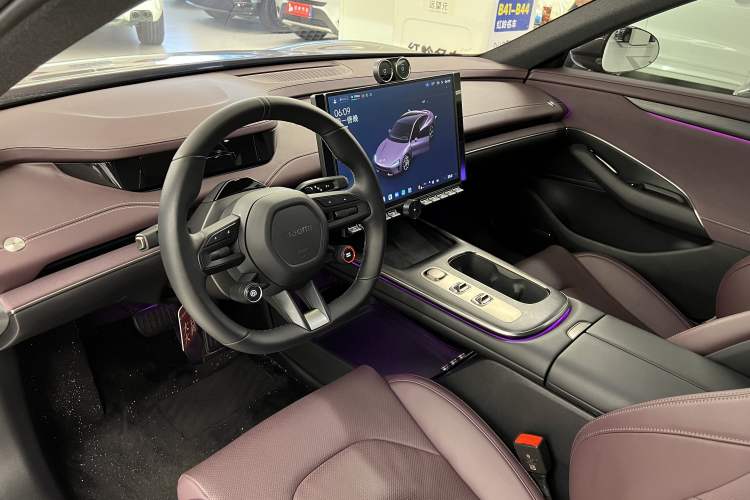 Used Xiaomi Auto SU7 2024 Rear-Drive Long-Range Intelligent Driving Version Interior 8
